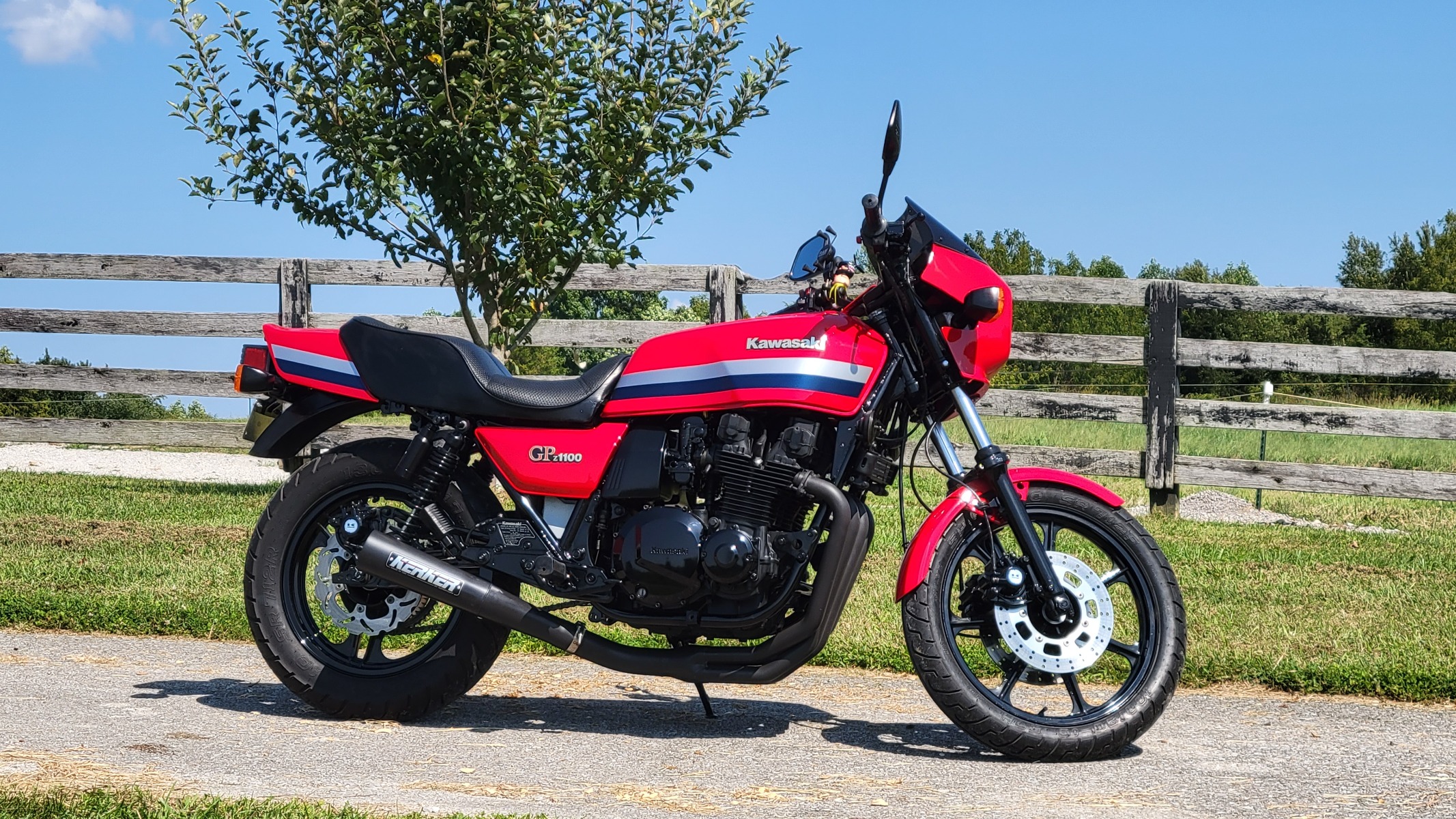 Kawasaki gpz on sale 1100 82