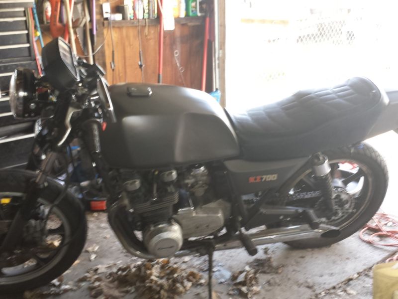 kz700 to cafe racer1